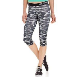 Nike Pro Women's Haze Dri-fit Camo Capri Athletic Leggings Sz M EUC